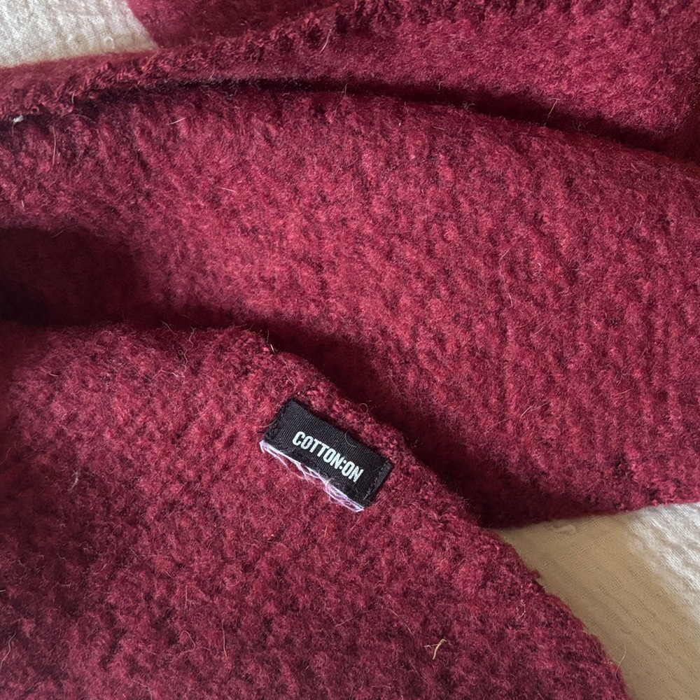 Triangle Scarf - Picture 7 of 7